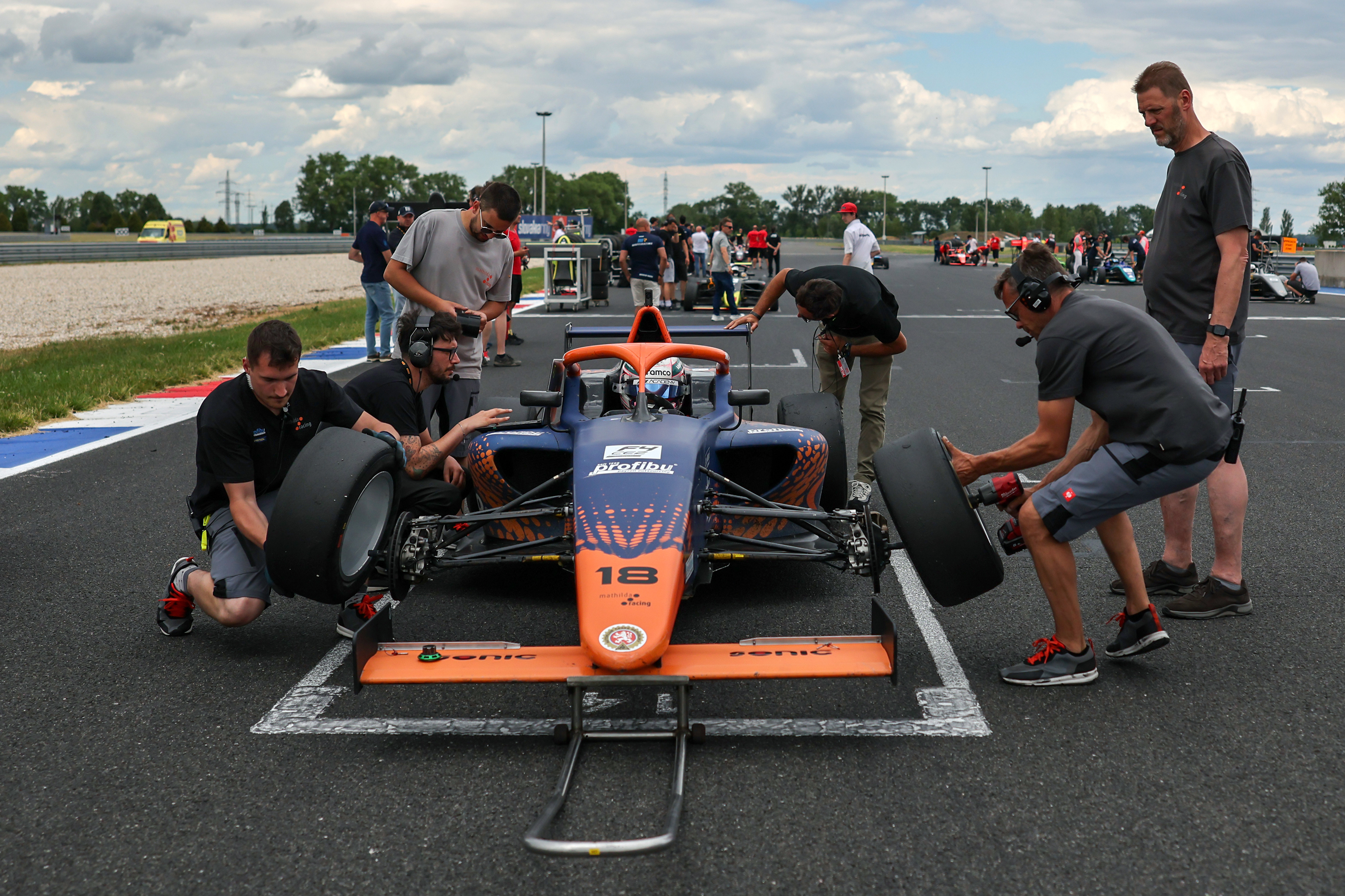 Formel-4 Auto Action